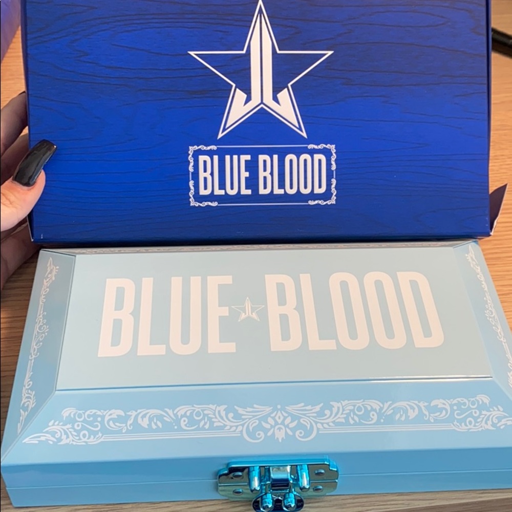 BLUE BLOOD PALETTE